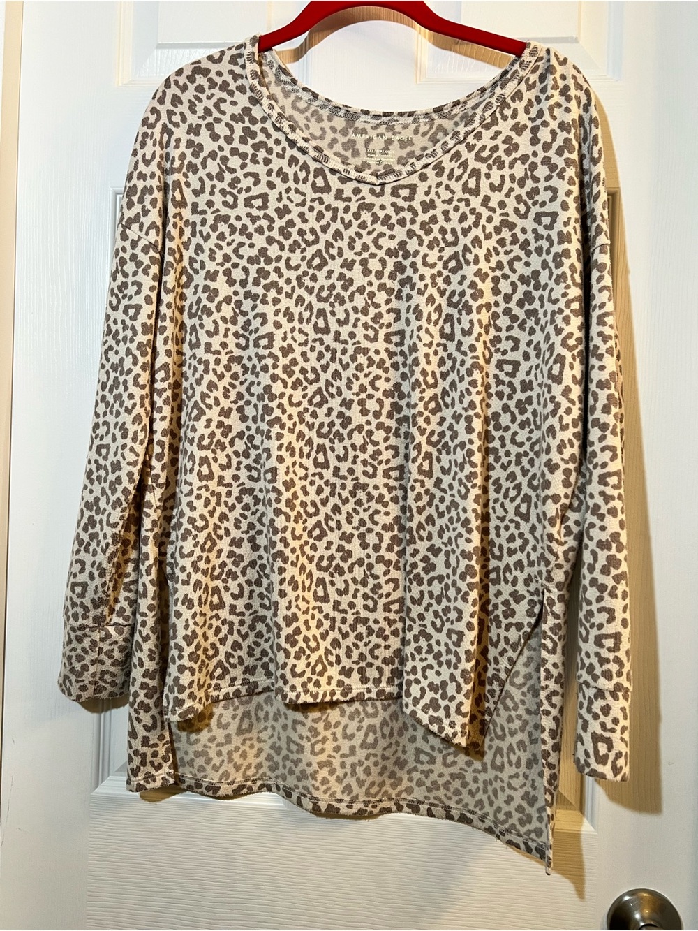 🦋 American Eagle Outfitters oversized Leopard Print Long Sleeve Tunic size xxs